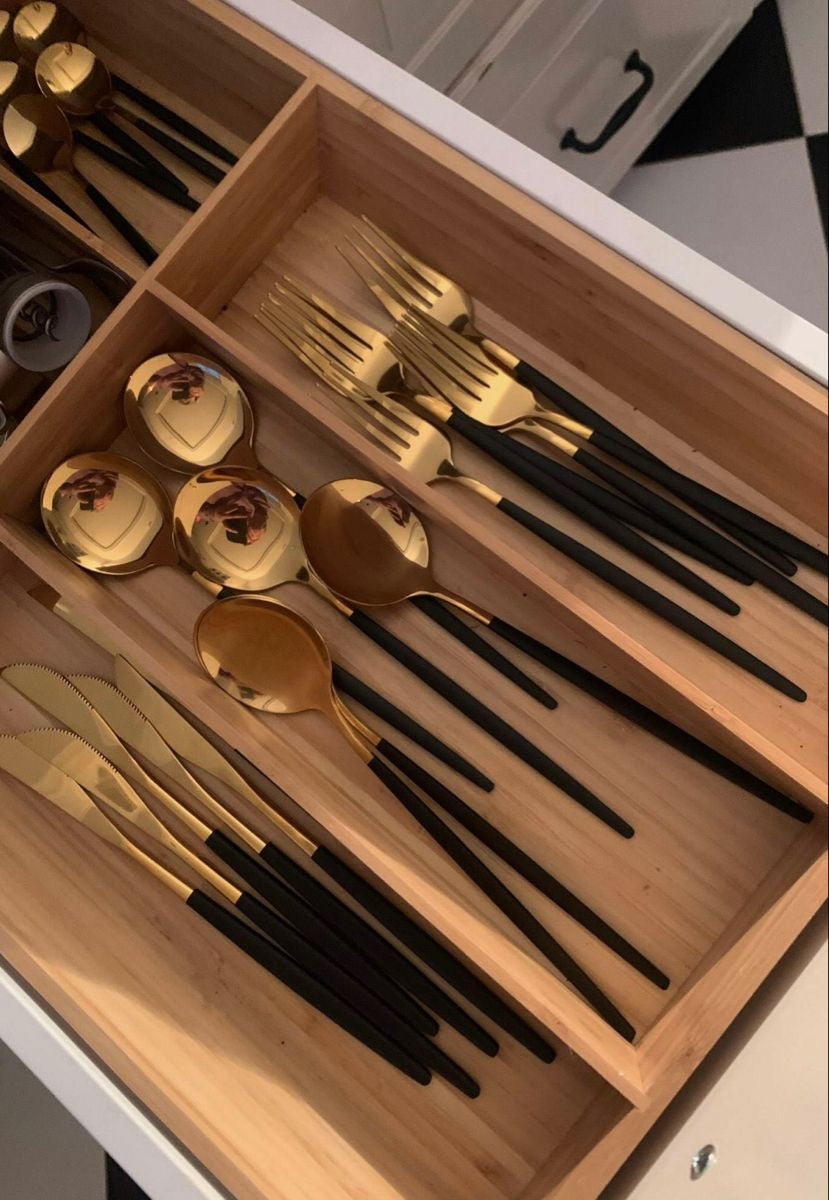 Black-gold cutlery set
