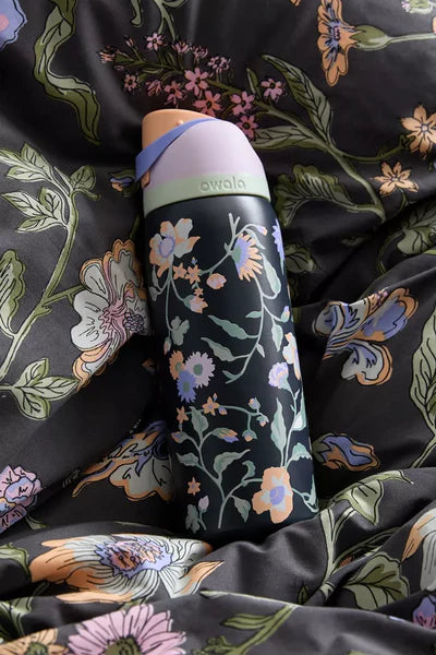 Owala UO Exclusive 32oz FreeSip Bow Water Bottle - Midnight Garden Flora