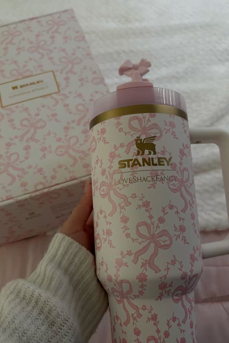 Stanley x LoveShackFancy Ribbon Rosa Quencher H2.0 FlowState Tumbler | 40oz